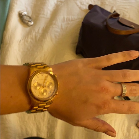 Michael Kors rose gold watch - Picture 3 of 3